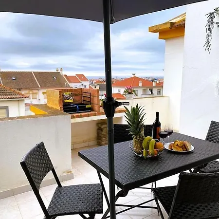 Apartment Seaside Retreat With Terrace In Baleal *